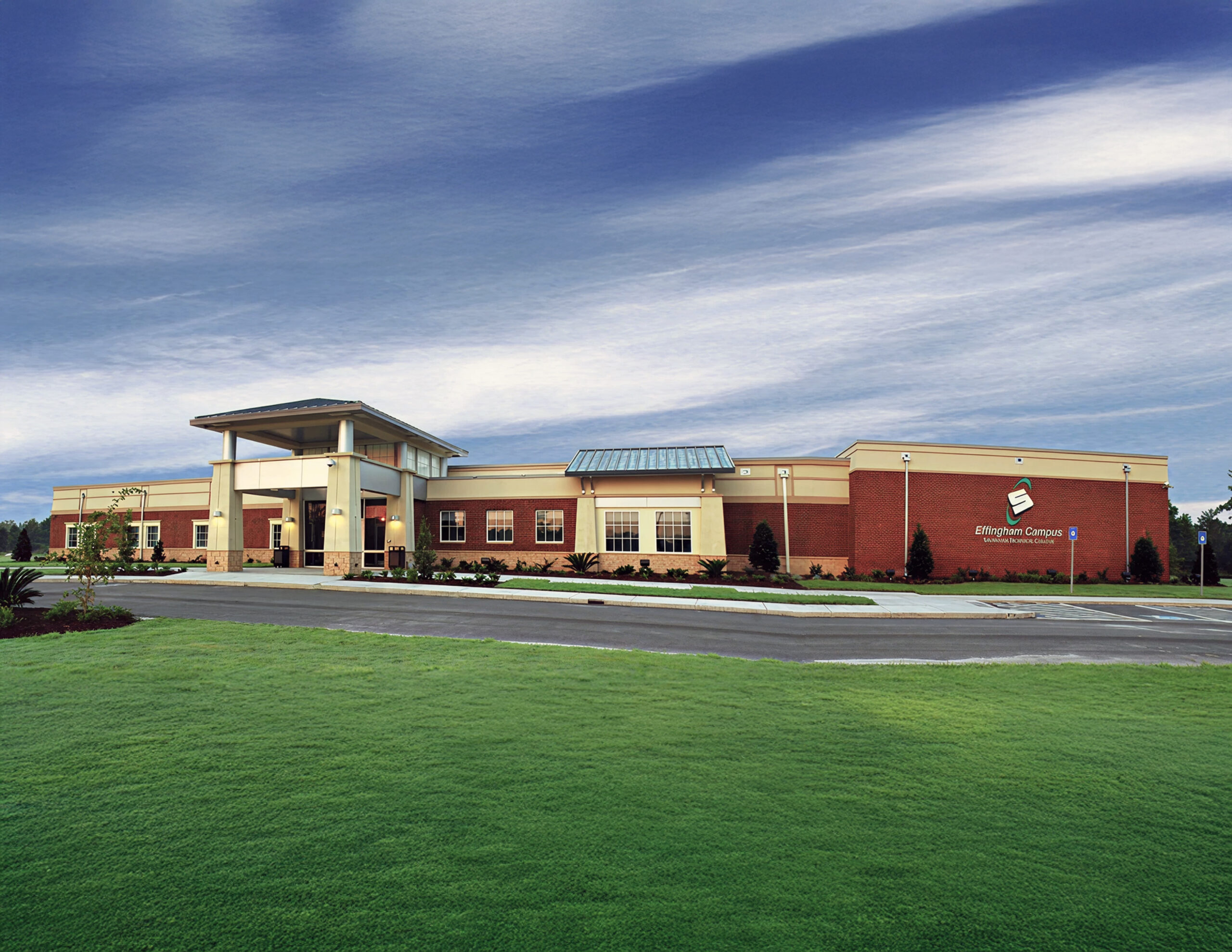 Front exterior of the effingham campus
